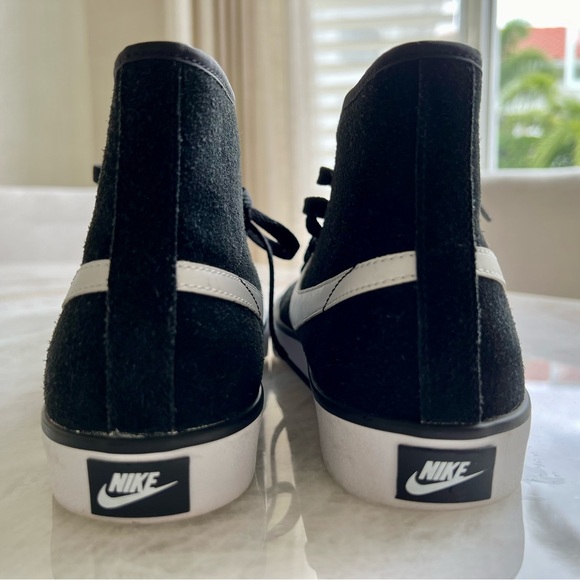 Ladies NIKE ankle high top suede sneakers Size 8 - Picture 6 of 11